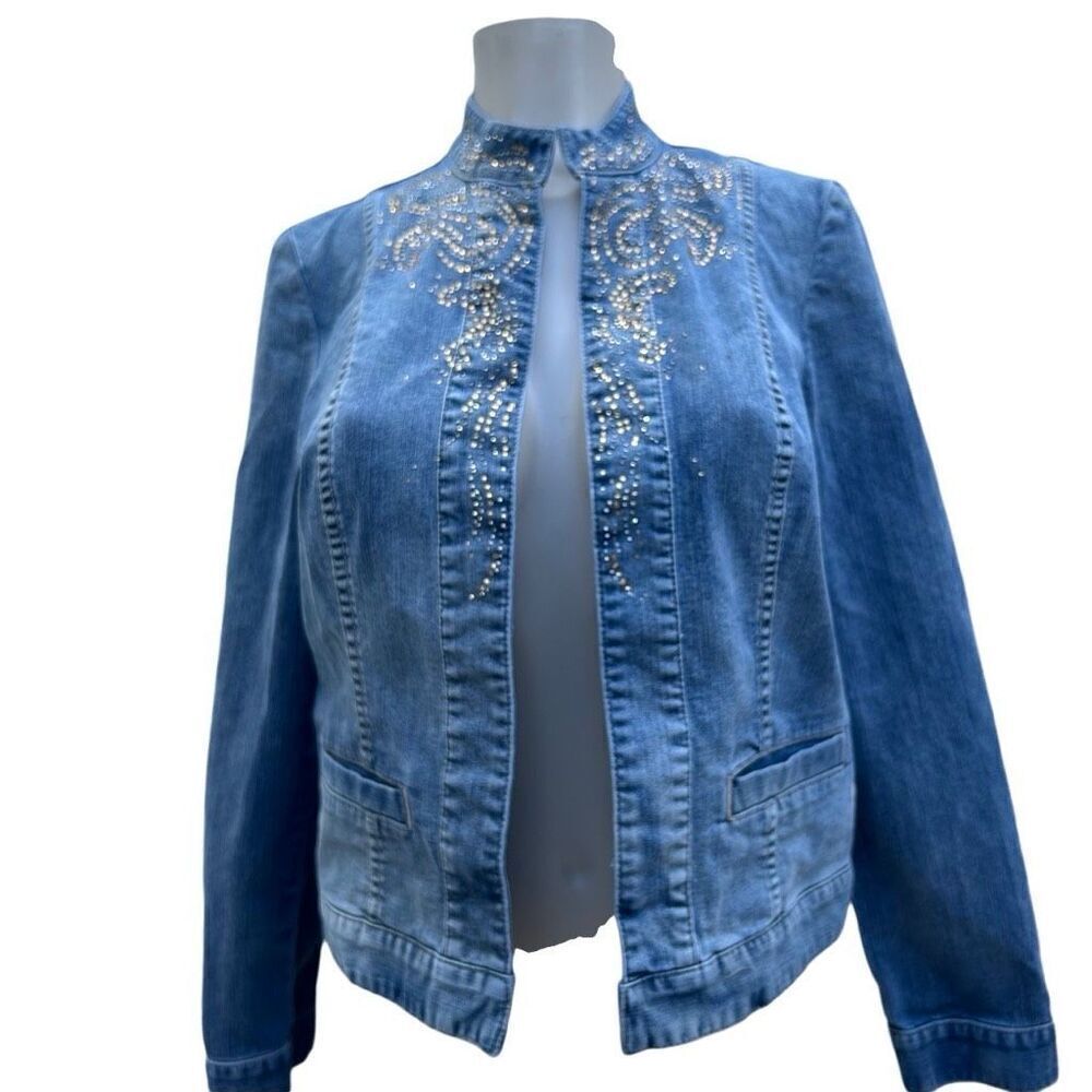 Chico's Denim jacket Women's Size 0 Studded Paisley Open Front Crop Long Sleeve